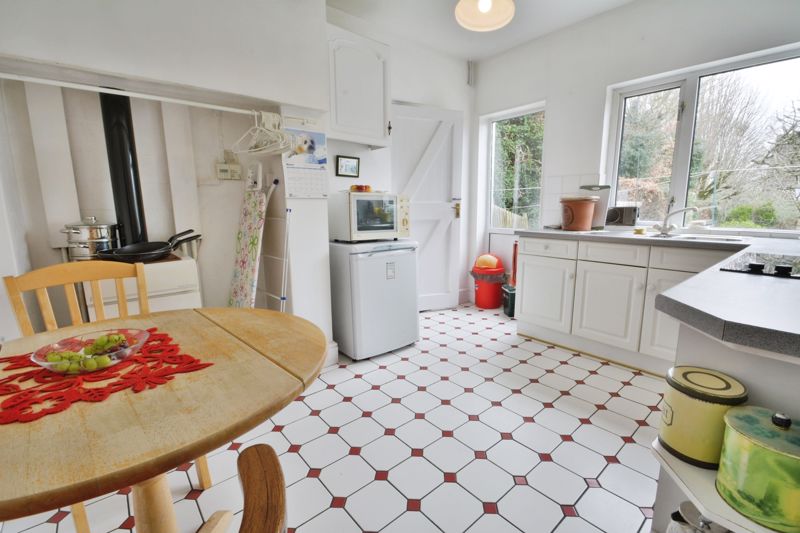Kitchen/breakfast room- click for photo gallery